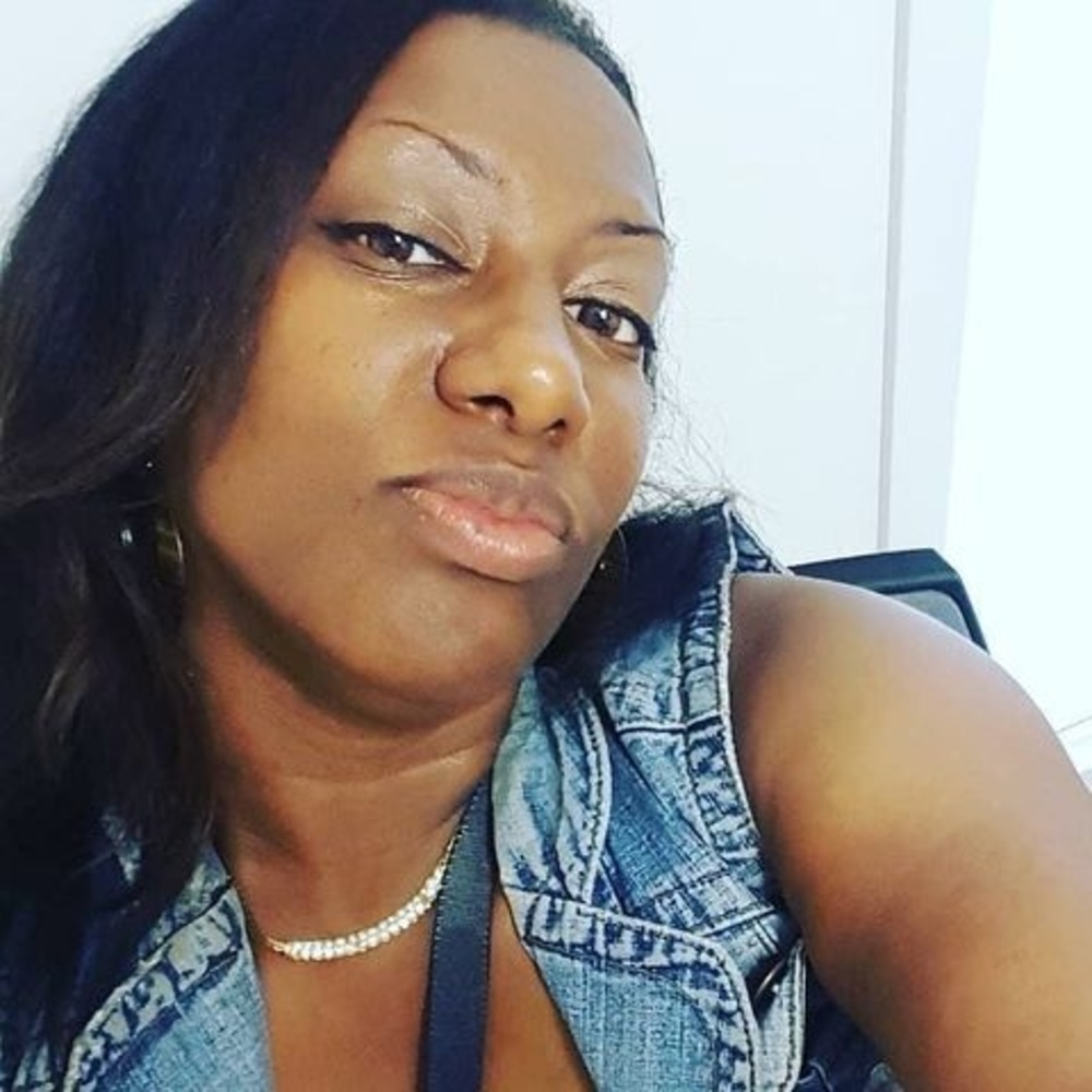 Meet your Posher, Valarie